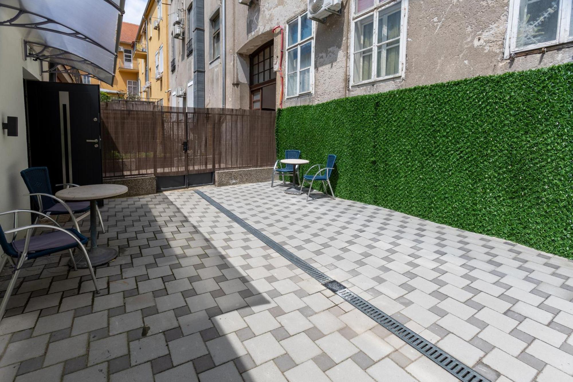 Inn The Center Zagreb Studio Apartment מראה חיצוני תמונה